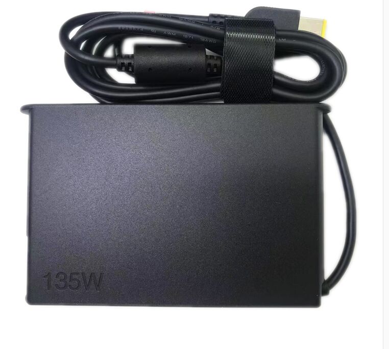 135W Lenovo ThinkPad Thunderbolt 3 Dock 40AC0135CH Adattatore + Cavo 135W Lenovo ThinkPad Thunderbolt 3 Dock 40AC0135CH Adattatore + Cavo